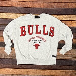 Chicago Bulls NBA Basketball Crewneck Pullover Jumper Sweatshirt